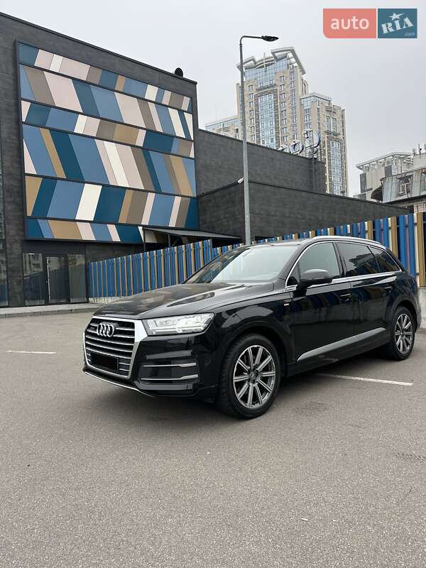 Внедорожник / Кроссовер Audi Q7 2018 в Киеве