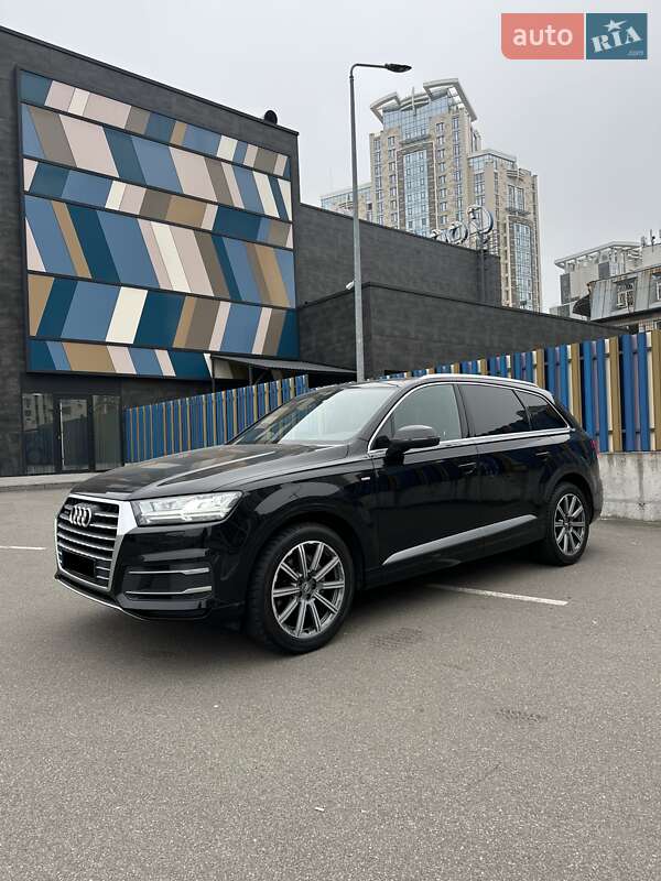Внедорожник / Кроссовер Audi Q7 2018 в Киеве