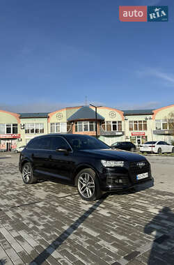 Позашляховик / Кросовер Audi Q7 2016 в Ужгороді