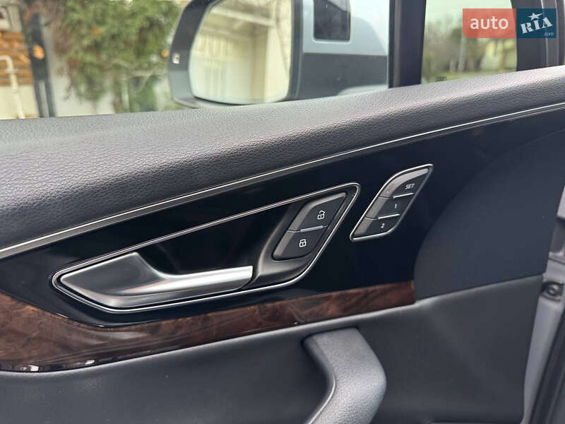 Внедорожник / Кроссовер Audi Q7 2017 в Одессе