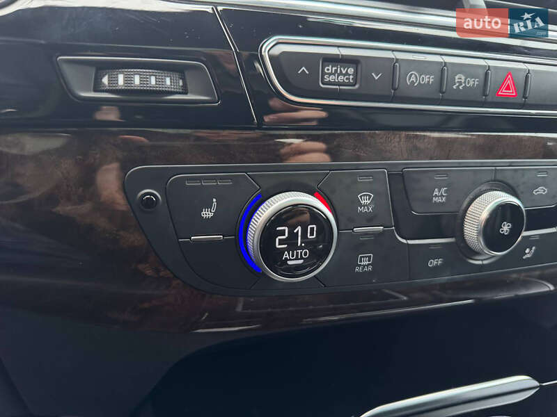 Внедорожник / Кроссовер Audi Q7 2017 в Одессе