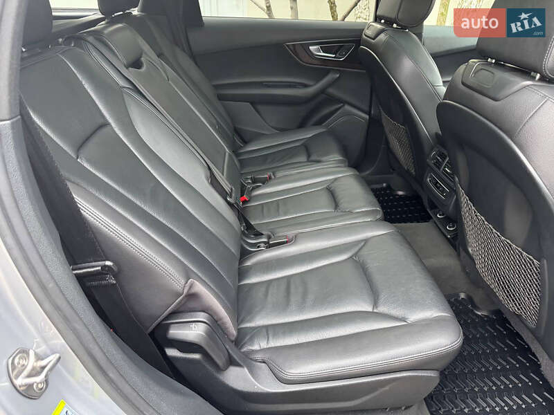 Внедорожник / Кроссовер Audi Q7 2017 в Одессе