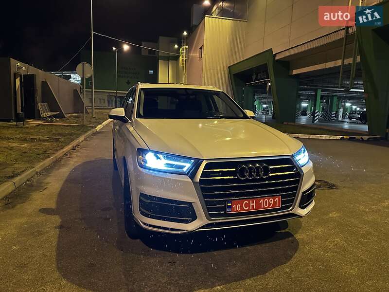 Внедорожник / Кроссовер Audi Q7 2017 в Киеве