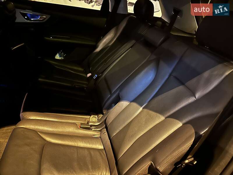 Внедорожник / Кроссовер Audi Q7 2017 в Киеве