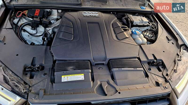 Позашляховик / Кросовер Audi Q7 2015 в Дніпрі