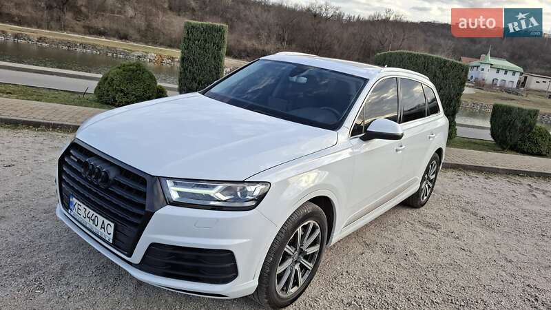 Позашляховик / Кросовер Audi Q7 2015 в Дніпрі