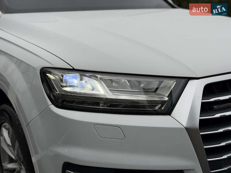 Позашляховик / Кросовер Audi Q7 2016 в Києві