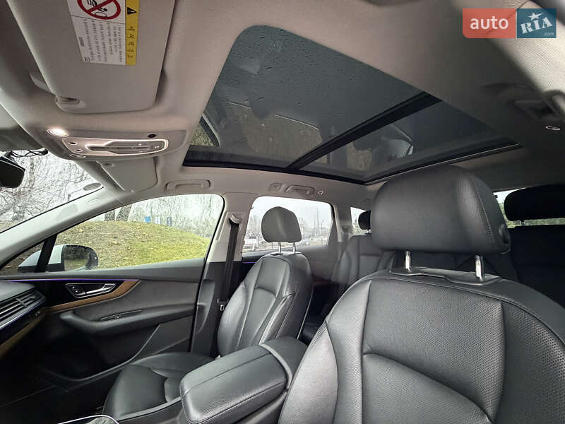 Позашляховик / Кросовер Audi Q7 2016 в Києві