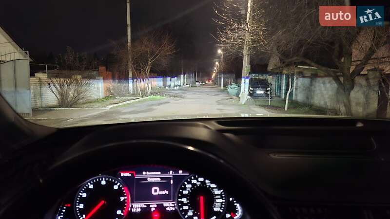 Позашляховик / Кросовер Audi Q7 2015 в Дніпрі