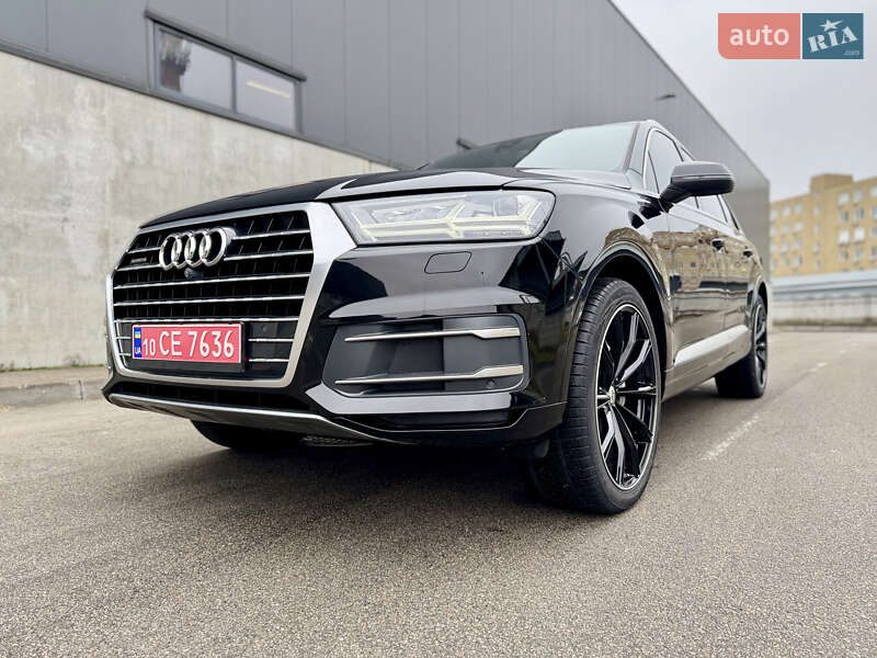 Позашляховик / Кросовер Audi Q7 2016 в Києві