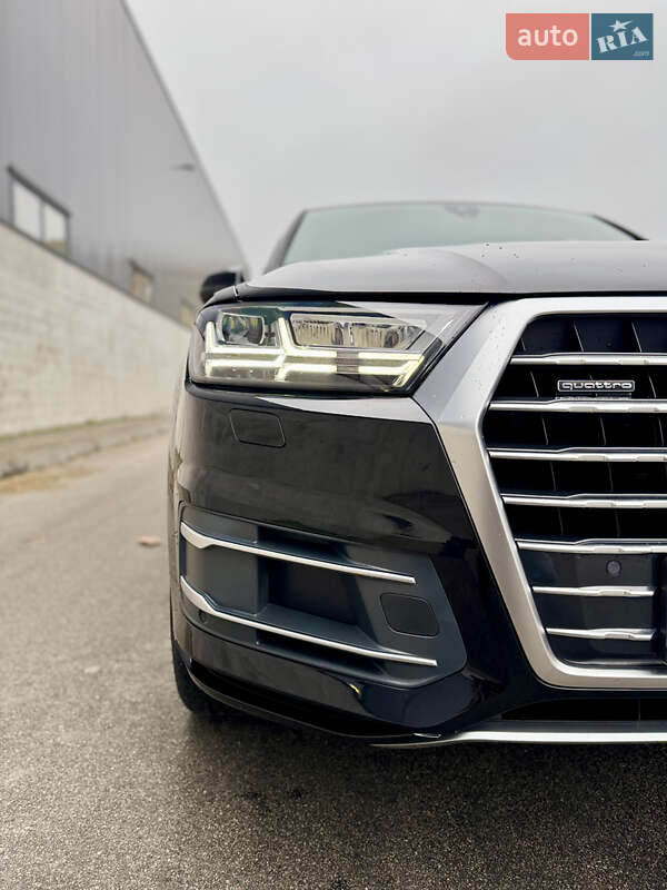 Позашляховик / Кросовер Audi Q7 2016 в Києві