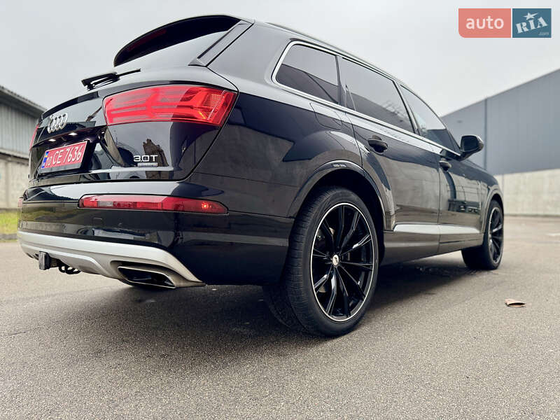 Позашляховик / Кросовер Audi Q7 2016 в Києві