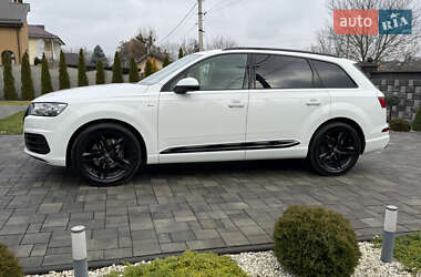Позашляховик / Кросовер Audi Q7 2017 в Рівному