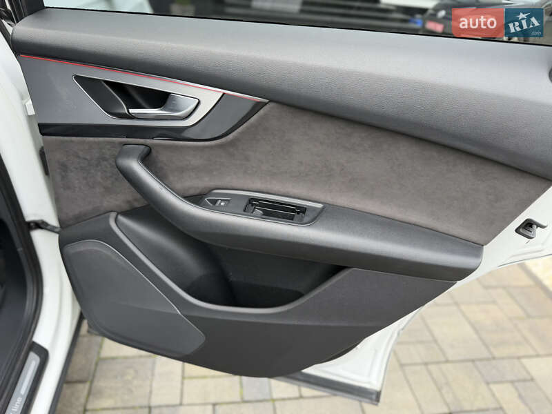 Позашляховик / Кросовер Audi Q7 2017 в Рівному