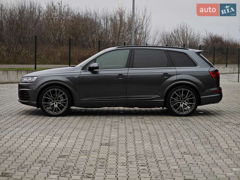 Внедорожник / Кроссовер Audi Q7 2015 в Дубно