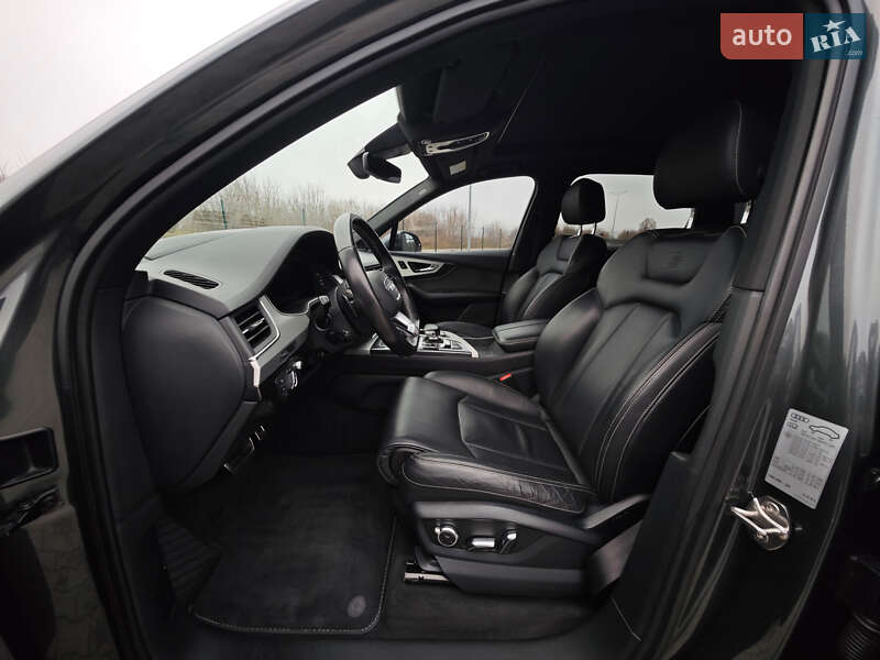 Внедорожник / Кроссовер Audi Q7 2015 в Дубно