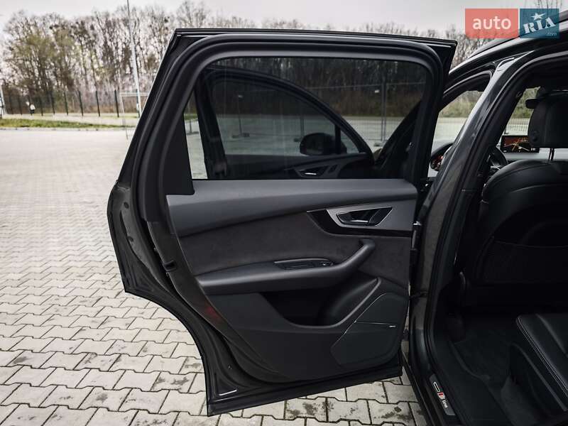 Внедорожник / Кроссовер Audi Q7 2015 в Дубно