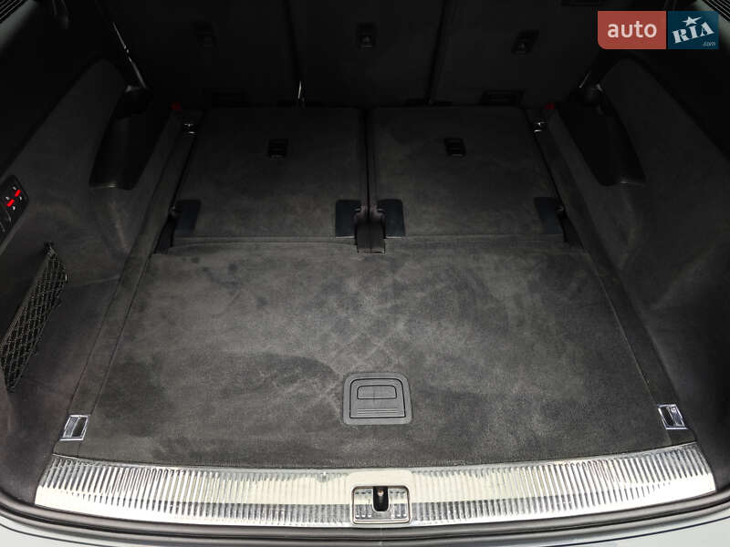 Внедорожник / Кроссовер Audi Q7 2015 в Дубно