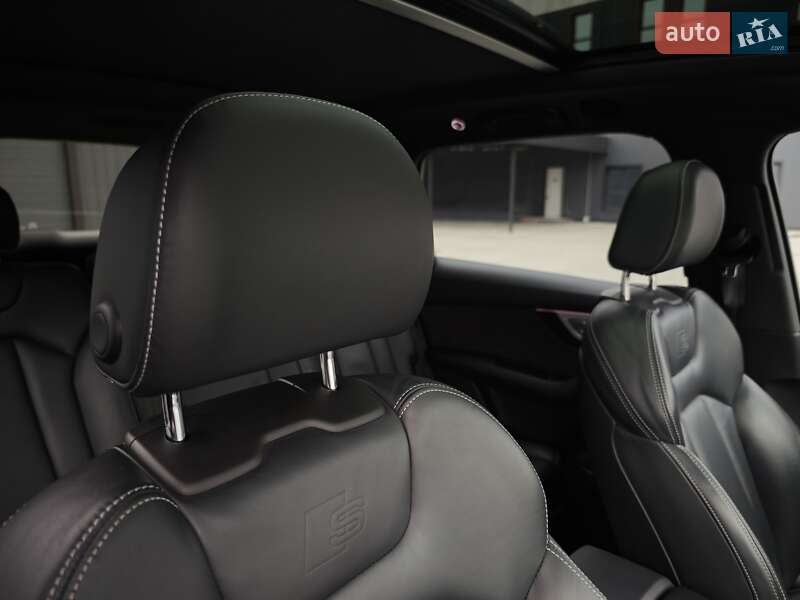 Внедорожник / Кроссовер Audi Q7 2015 в Дубно