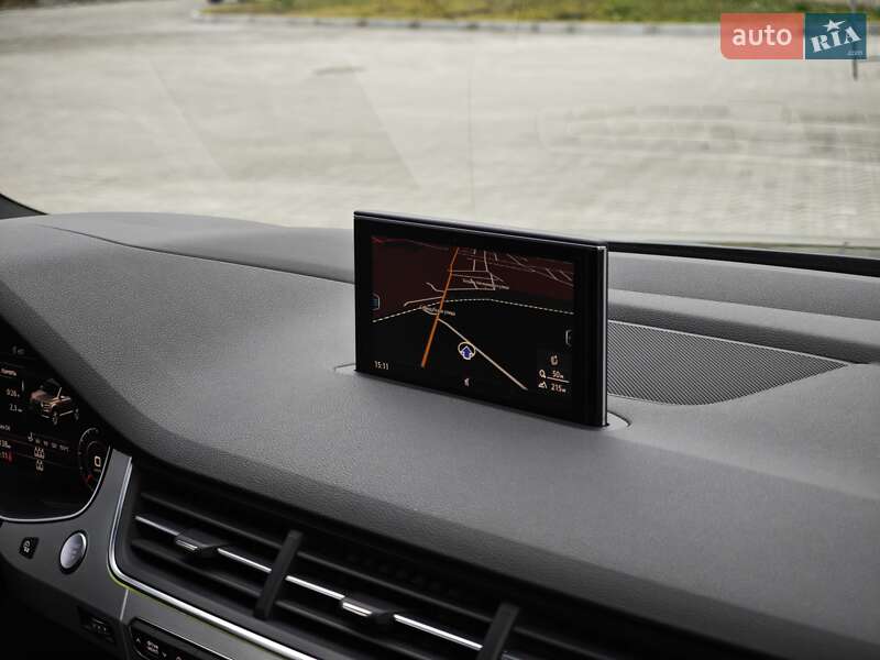 Внедорожник / Кроссовер Audi Q7 2015 в Дубно