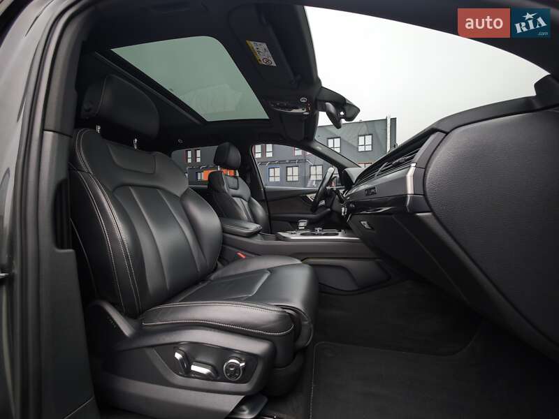 Внедорожник / Кроссовер Audi Q7 2015 в Дубно