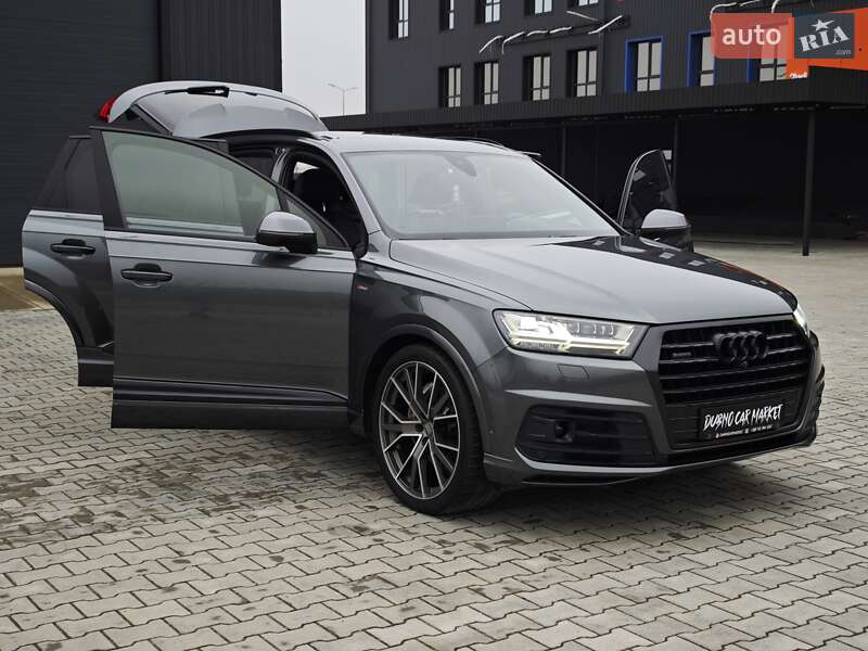 Внедорожник / Кроссовер Audi Q7 2015 в Дубно