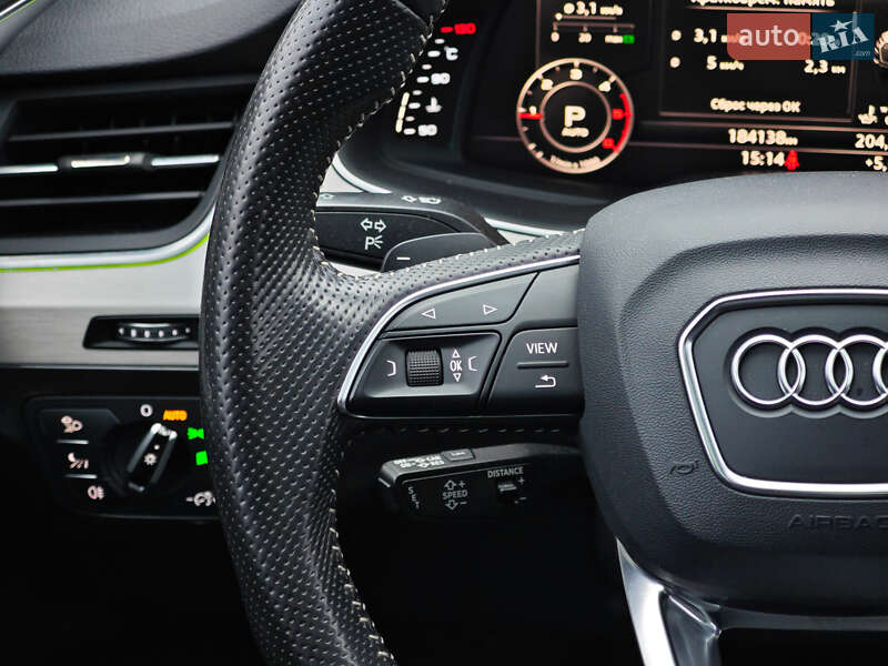 Внедорожник / Кроссовер Audi Q7 2015 в Дубно