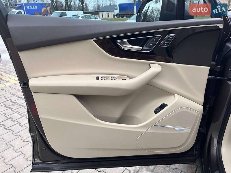 Внедорожник / Кроссовер Audi Q7 2016 в Житомире