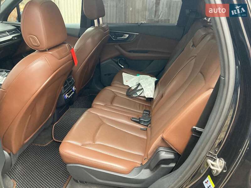 Внедорожник / Кроссовер Audi Q7 2016 в Белгороде-Днестровском