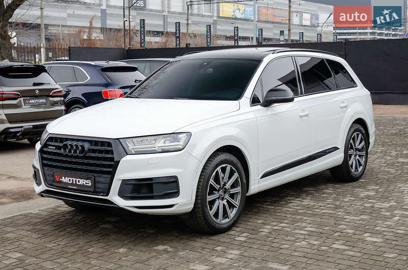 Внедорожник / Кроссовер Audi Q7 2015 в Киеве