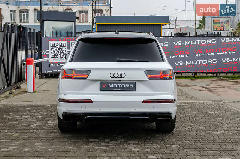Внедорожник / Кроссовер Audi Q7 2015 в Киеве