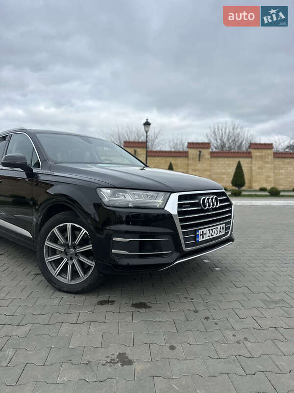 Позашляховик / Кросовер Audi Q7 2017 в Ізмаїлі