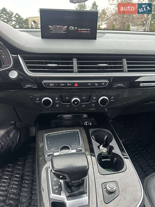 Позашляховик / Кросовер Audi Q7 2017 в Ізмаїлі