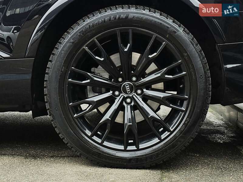 Позашляховик / Кросовер Audi Q7 2018 в Києві фото 18 Позашляховик / Кросовер Audi Q7 2018 в Києві