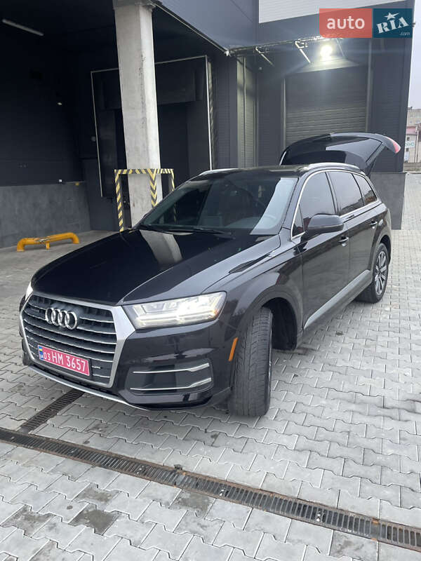Внедорожник / Кроссовер Audi Q7 2017 в Калуше
