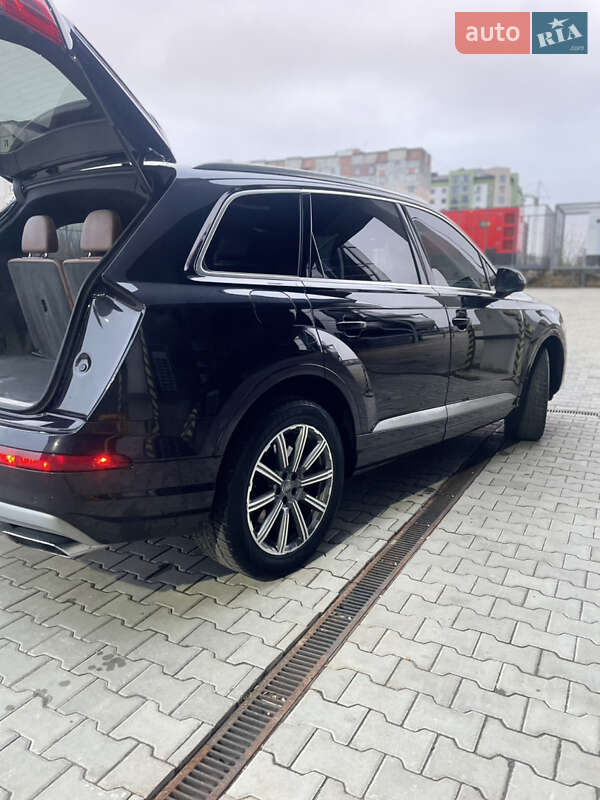Внедорожник / Кроссовер Audi Q7 2017 в Калуше