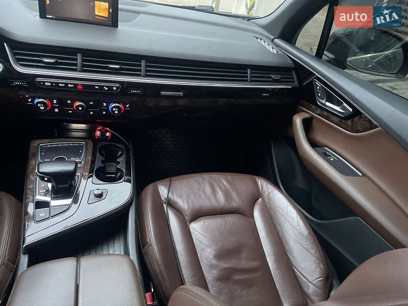 Внедорожник / Кроссовер Audi Q7 2017 в Калуше