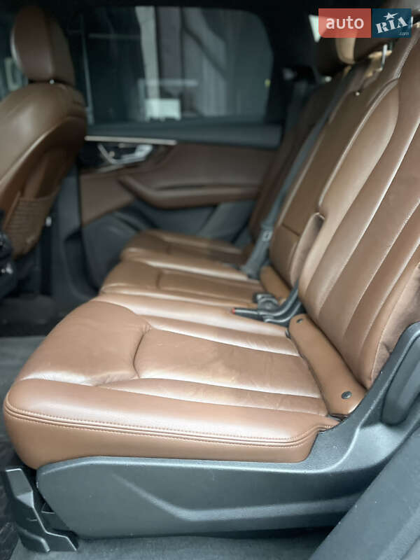 Внедорожник / Кроссовер Audi Q7 2017 в Калуше