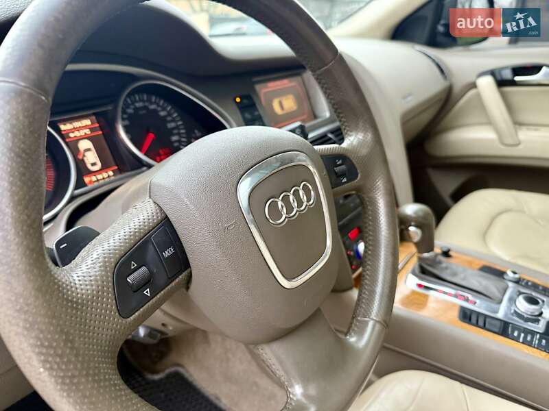 Внедорожник / Кроссовер Audi Q7 2007 в Одессе