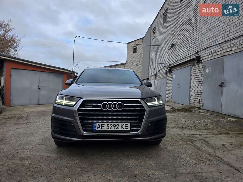 Позашляховик / Кросовер Audi Q7 2017 в Дніпрі фото 11 Позашляховик / Кросовер Audi Q7 2017 в Дніпрі