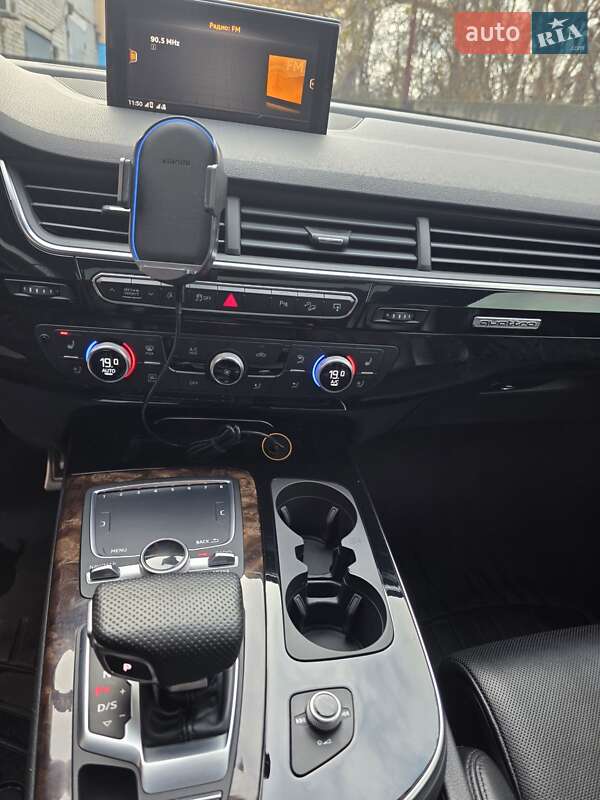 Позашляховик / Кросовер Audi Q7 2017 в Дніпрі фото 18 Позашляховик / Кросовер Audi Q7 2017 в Дніпрі