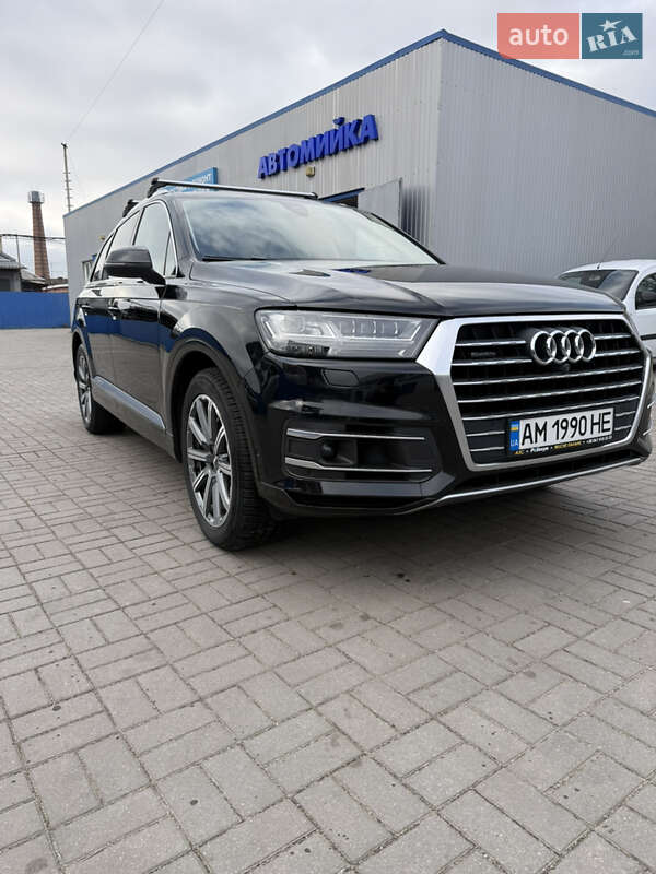Внедорожник / Кроссовер Audi Q7 2017 в Житомире