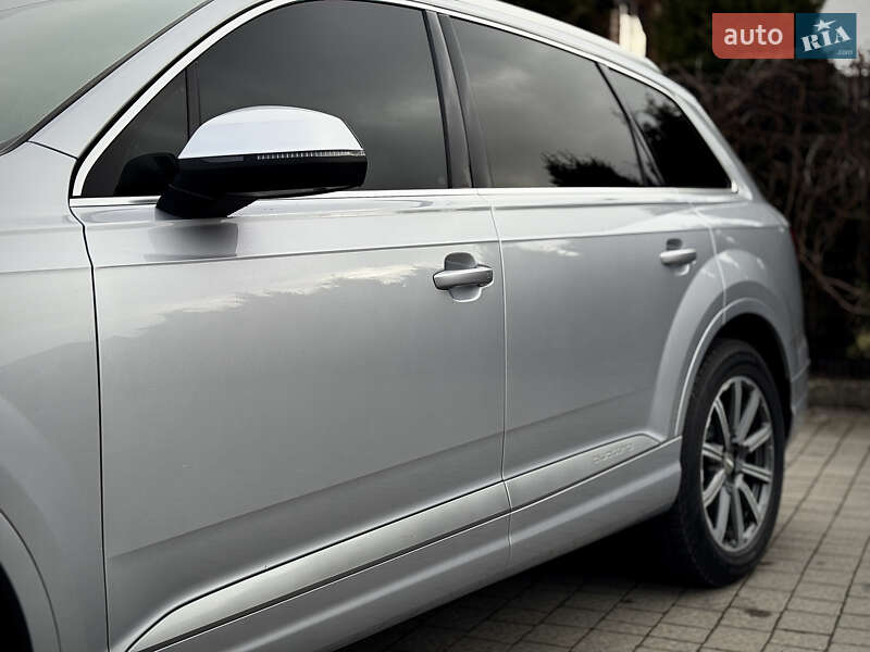 Внедорожник / Кроссовер Audi Q7 2017 в Стрые