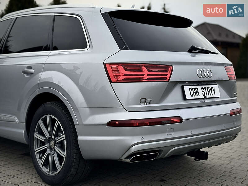 Внедорожник / Кроссовер Audi Q7 2017 в Стрые