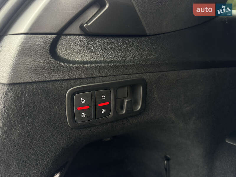 Внедорожник / Кроссовер Audi Q7 2017 в Стрые