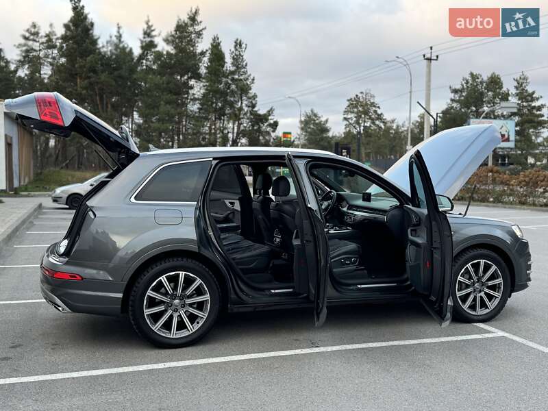 Внедорожник / Кроссовер Audi Q7 2018 в Киеве