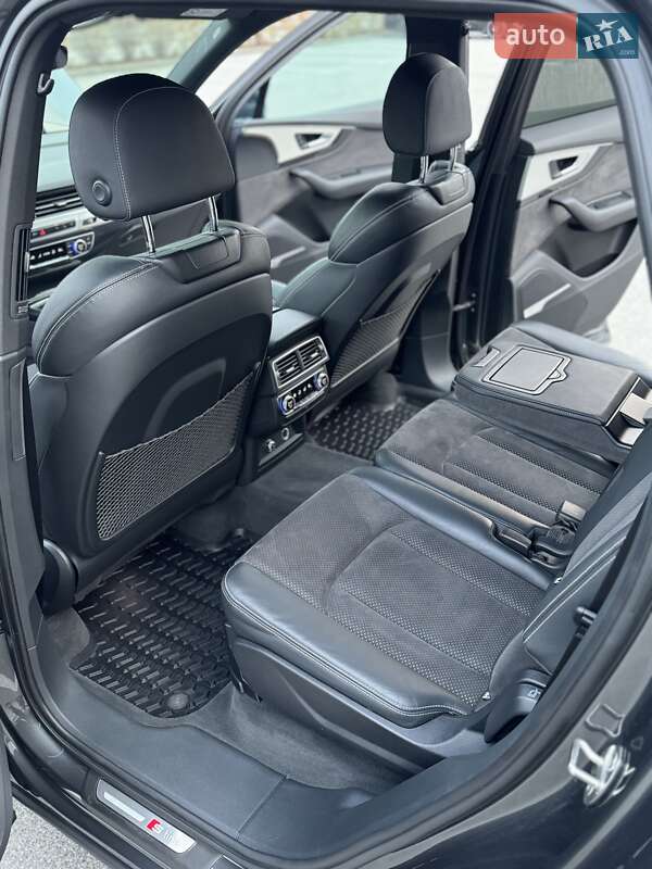 Внедорожник / Кроссовер Audi Q7 2018 в Киеве