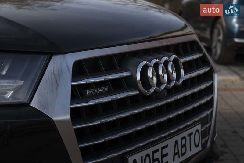 Внедорожник / Кроссовер Audi Q7 2017 в Ужгороде