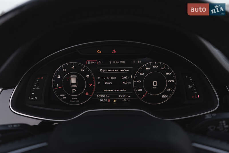 Внедорожник / Кроссовер Audi Q7 2017 в Ужгороде