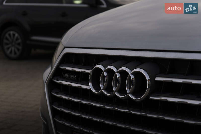 Внедорожник / Кроссовер Audi Q7 2016 в Ужгороде